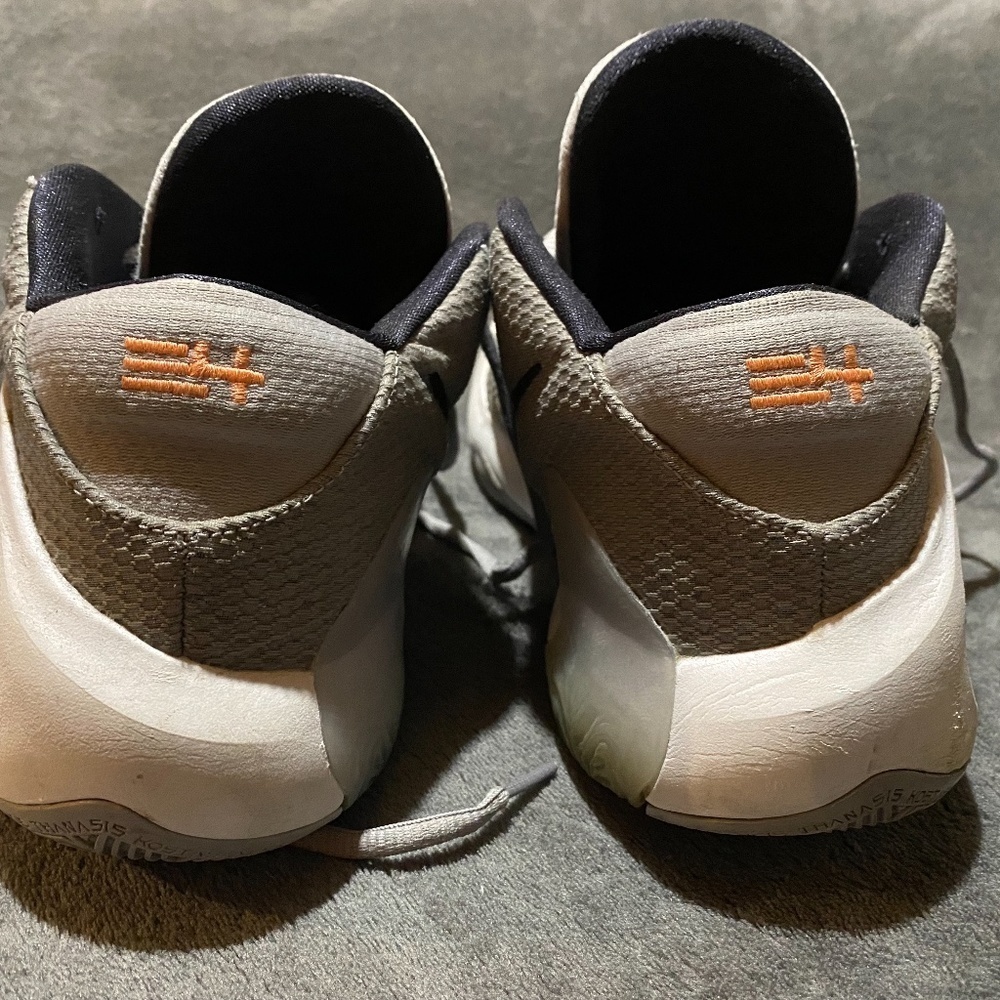 Men's Nike Zoom Freak 1 Atmosphere Grey Basketball Shoes - Picture 3 of 5